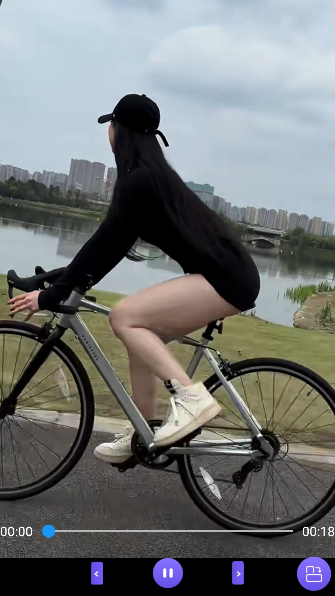 北京桃子挽帝双女主截图